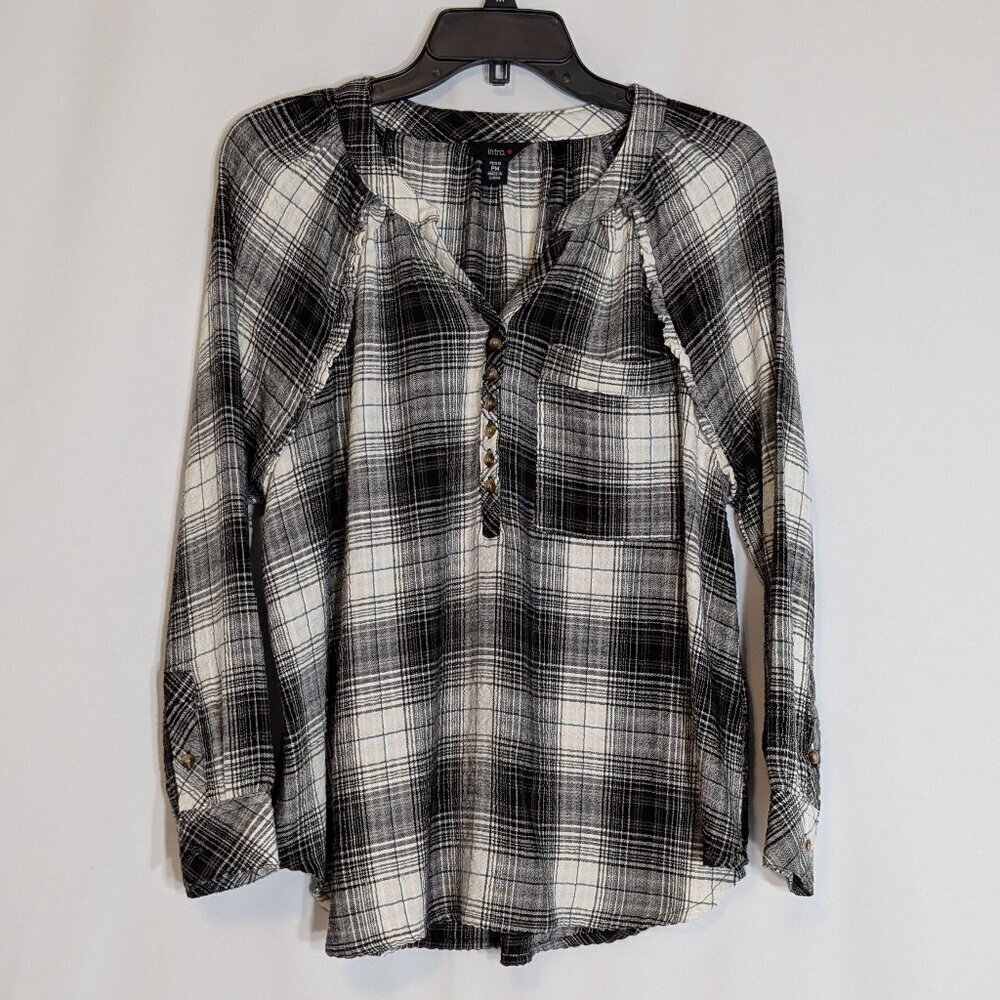 INTRO PETITE, Black/White Flannel Long Sleeve Pullover Henley Shirt; Size PM